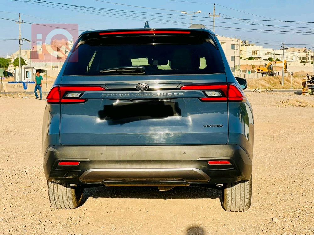 تۆیۆتا گراند هایلاندەر